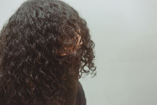 【Earthists. インタビュー】愛と光を高圧縮して未だ見ぬ未来へ── 新たなメタルの可能性を拡張する新EP『GRANDRAY』リリース