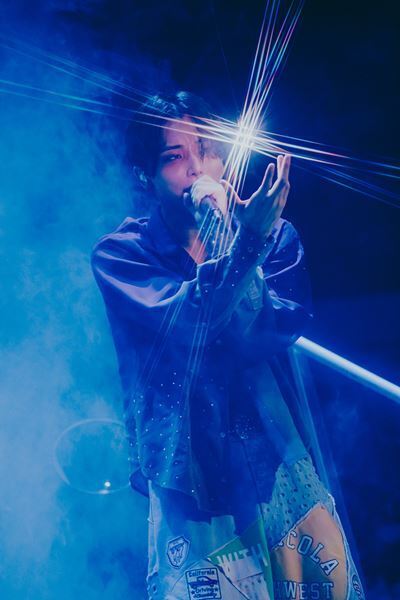ONE N’ ONLY、“ワンエンらしさ”の答えは「魂の熱波師」――初アリーナツアー『INFERNO』ファイナルで見せた現在地