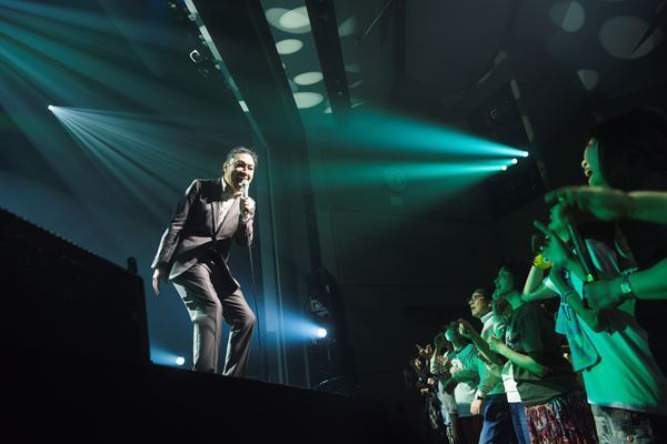 ウルフルズ、昨年9月から全国18都市を駆け抜けたツアーついに完結！色褪せない名曲で魅了したファイナル公演をレポート