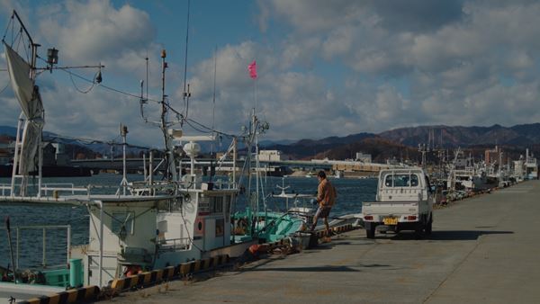 【インタビュー】映画『どこの町にでもある話』木村真生監督×西片明人（東北ライブハウス大作戦）――東日本大震災から15年、映画制作の経緯＆ライブハウスの今を語る