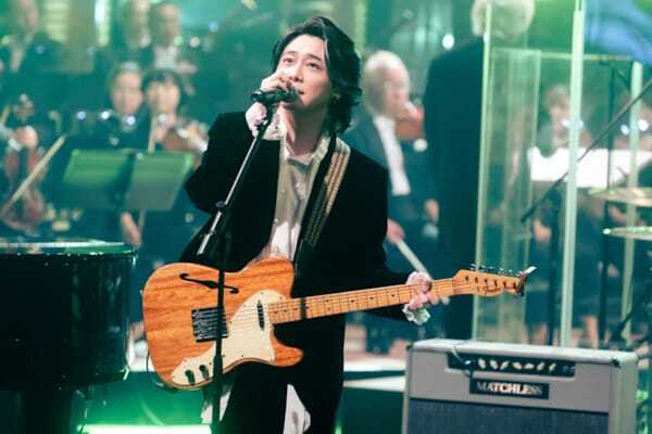 Mrs. GREEN APPLE『SONGS』で「共犯」「シンデレラ」テレビ初披露　東京フィルとのフルオーケストラ共演も