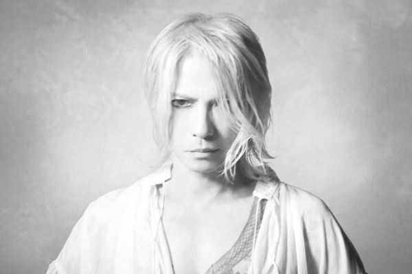 HYDE、ソロ活動25周年記念上映会開催　未商品化の武道館映像やVRライブ映像も上映