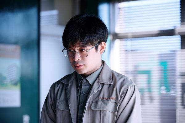 松村北斗×今田美桜『白鳥とコウモリ』豪華キャスト陣の場面写真＆特別映像解禁