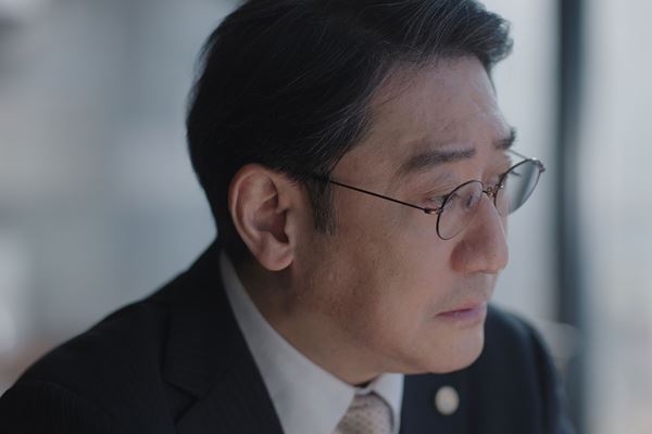 松村北斗×今田美桜『白鳥とコウモリ』豪華キャスト陣の場面写真＆特別映像解禁
