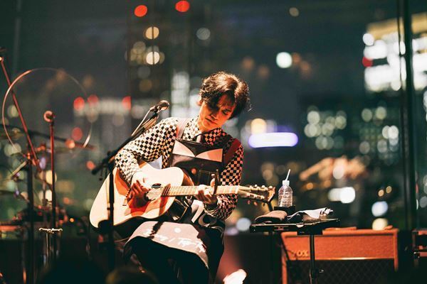 NARITA THOMAS SIMPSON、全22公演のビルボードツアー完⾛！ゲストに相川七瀬、岡本健⼀がサプライズ出演【オフィシャルレポート】