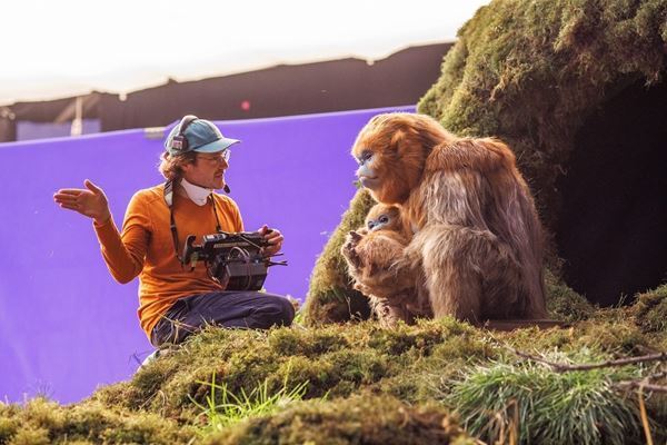 A24新作『OCHI！』監督はビョークが認めた鬼才！ 「手仕事」にこだわり8年間を捧げた映像美に注目