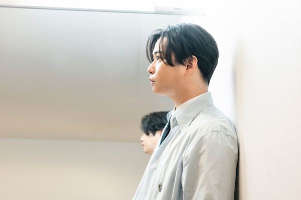 ヒーローではないヒーローのような男にどう挑むか？ モチロンプロデュース『二階堂朝陽は助けに来る』千葉雄大インタビュー
