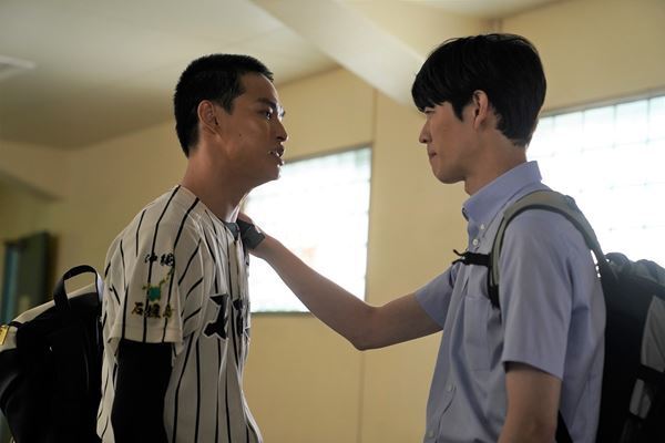 原作者がムロツヨシと宮沢氷魚を描き下ろした『ドラフトキング』スペシャルイラスト公開　新たな場面写真も