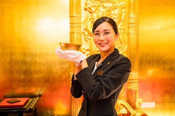 田中麗奈が窓から脱出！ 森崎ウィンの怪しげな姿も　映画『黄金泥棒』場面写真19点を一挙解禁