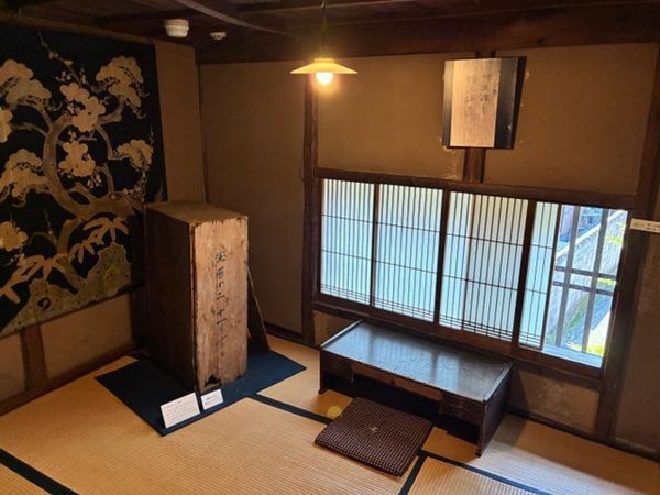 夢二と気鋭の若手画家が時を超えたコラボレーション『夢二生家企画展　旅の巻』『旅する画家　武久輝也』開催中