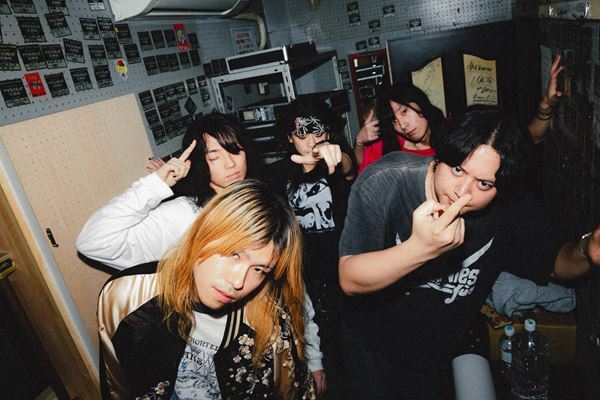 EverBrighteller、仙台の夜に新たな狼煙を上げた『Gigant Wave FINAL ~solo concert~』ライブレポート
