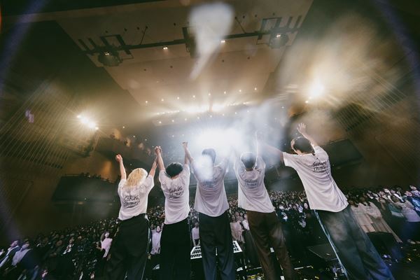 「あなたと歌い続けたい」――Sakurashimejiが6年越しの渋公で刻んだ“再生”の夜 『Sakurashimeji Hall Live 2026「▷再成」～Sakurashimejiが6年越しに渋公リベンジするってよ！～』ライブレポート