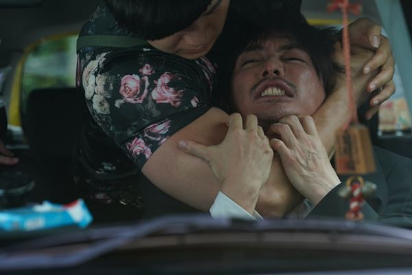 成宮寛貴vs青木マッチョが命がけの死闘！ 『藁にもすがる獣たち』本編映像公開