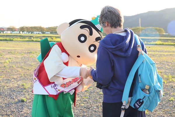 『映画クレヨンしんちゃん』最新作、秋田県で大々的なキャンペーンを実施　家族全員が妖怪化した新スチールも解禁