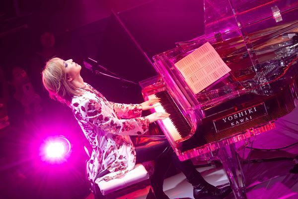 YOSHIKI、“世界一豪華なディナーショー”が通算105公演に　ゲストにMIYAVI、清春、竹中雄大が登場、最終日はPATAと「Rusty Nail」
