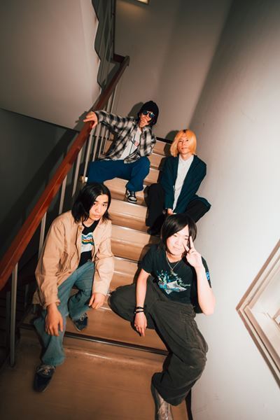 【あすなろ白昼夢 × the dadadadys 座談会】夢が現実に！全国ツアーファイナルで初のツーマン実現へ「親に報告するほどうれしかった」── 愛と音楽で繋がる2バンドの本音に迫る