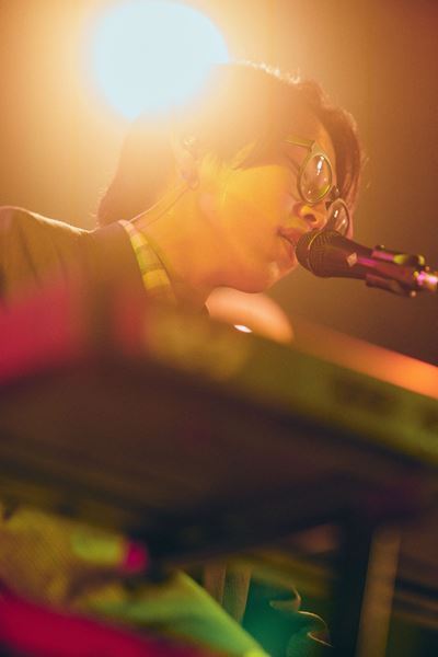 ココラシカ成人式ワンマン「純粋に音楽を好きな気持ちを忘れないように」二十歳の3人が魅せた等身大の瑞々しさと覚悟【オフィシャルレポート】