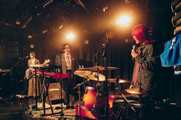 ココラシカ成人式ワンマン「純粋に音楽を好きな気持ちを忘れないように」二十歳の3人が魅せた等身大の瑞々しさと覚悟【オフィシャルレポート】