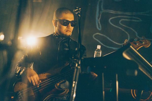 Hammer Head Sharkが魅せる感情の渦と美しい音の融合「音楽をやっている間だけは正しく愛せる」ゲストにHedigan’sを迎えた渋谷WWWをレポート