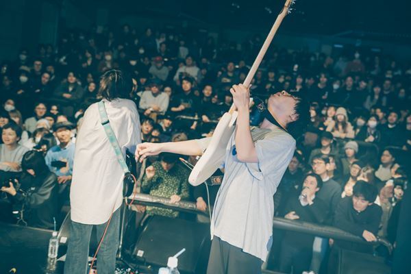 Hammer Head Sharkが魅せる感情の渦と美しい音の融合「音楽をやっている間だけは正しく愛せる」ゲストにHedigan’sを迎えた渋谷WWWをレポート