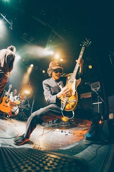 Hammer Head Sharkが魅せる感情の渦と美しい音の融合「音楽をやっている間だけは正しく愛せる」ゲストにHedigan’sを迎えた渋谷WWWをレポート