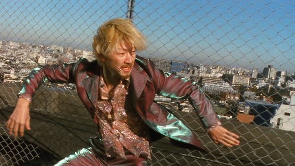 伝説のバイオレンス映画『殺し屋1』4Kで復活！ 浅野忠信の“裂けた口”最新ビジュアル＆場面写真公開