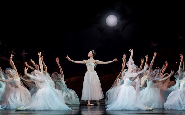 新国立劇場が2026/2027シーズン舞踊ラインアップを発表　開幕作品はチャップリン映画のバレエ化を世界初演