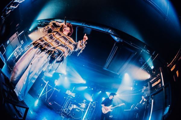 Ku:ui、初自主企画で未音源化の新曲を連発！盟友たちと共鳴した「ここから始まる」決意の夜をレポート