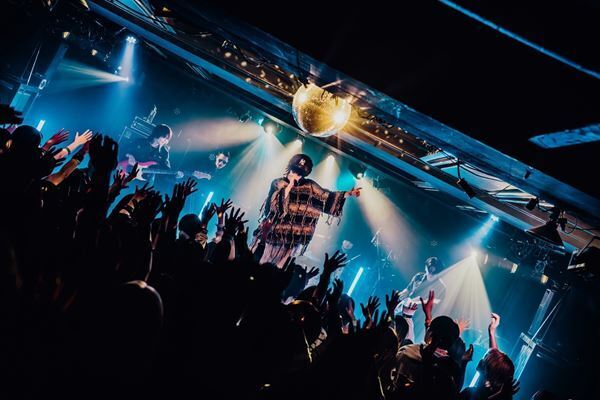 Ku:ui、初自主企画で未音源化の新曲を連発！盟友たちと共鳴した「ここから始まる」決意の夜をレポート