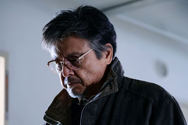 松村北斗×今田美桜『白鳥とコウモリ』に三浦友和と中村芝翫が参戦！ 特報映像＆ティザービジュアル公開