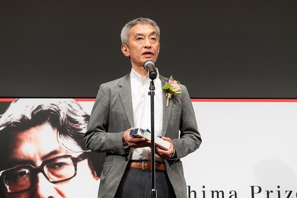 黒沢清監督「ようやく圧倒的な作品に出会えた」 早川千絵監督が第7回大島渚賞を受賞