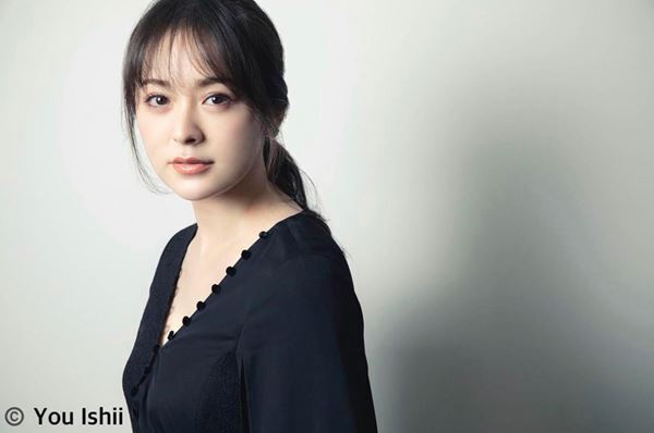 貫地谷しほり「彼女たちにぜひ会いにきて」 こまつ座『頭痛肩こり樋口一葉』上演に向けコメントが到着