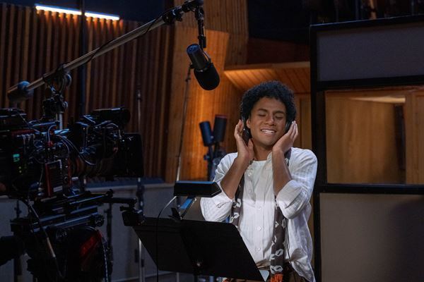 名曲「スリラー」再現の舞台裏も『Michael／マイケル』メイキングとインタビューを収めた特別映像公開