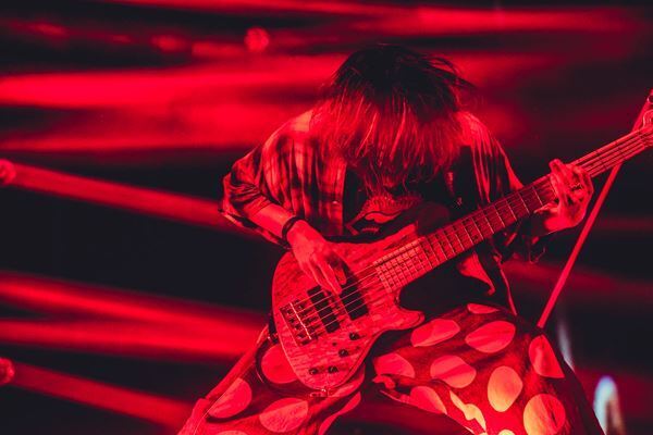 ONE OK ROCK、『DETOX』ツアー最終章が開幕　IGアリーナ初のアリーナオールスタンディングで熱狂