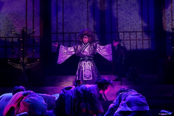 荒牧慶彦＆福澤侑、剣劇「三國志演技～曹魏」上演中　壮絶な対立劇から、歌・ダンス・ゲームの“お祭り騒ぎ”まで魅力満載