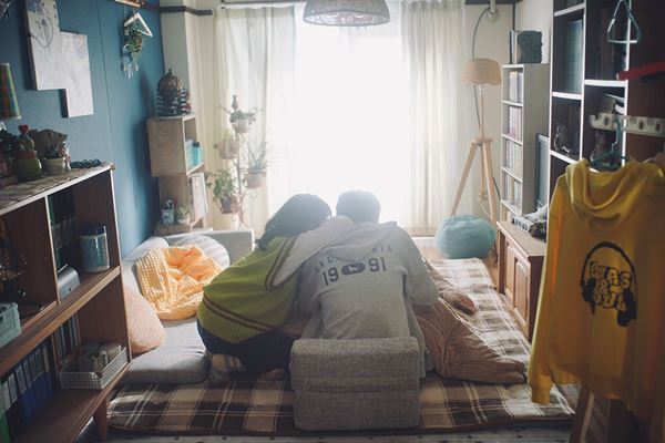 愛し合って結婚したはずなのに…。岸井ゆきの×宮沢氷⿂が熱演！『佐藤さんと佐藤さん』── 【おとなの映画ガイド】