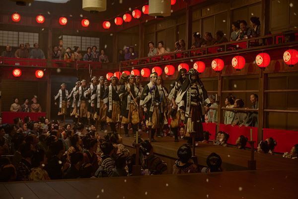 渡辺謙が鬼気迫る立ち廻り！ 『木挽町のあだ討ち』歌舞伎の日を記念した本編映像公開