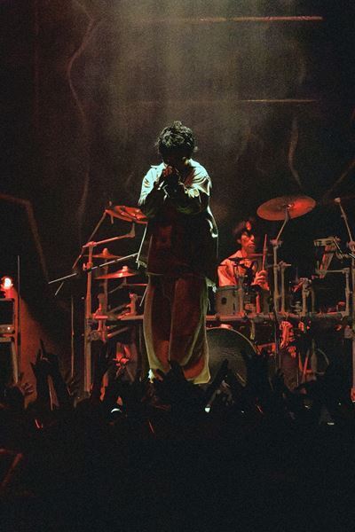 THE ORAL CIGARETTES、思考を飛び超えるスピードで爆走した『ERASE the Border Tour』ファイナル公演【オフィシャルレポート】