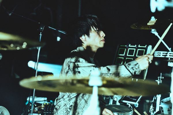 THE ORAL CIGARETTES、思考を飛び超えるスピードで爆走した『ERASE the Border Tour』ファイナル公演【オフィシャルレポート】