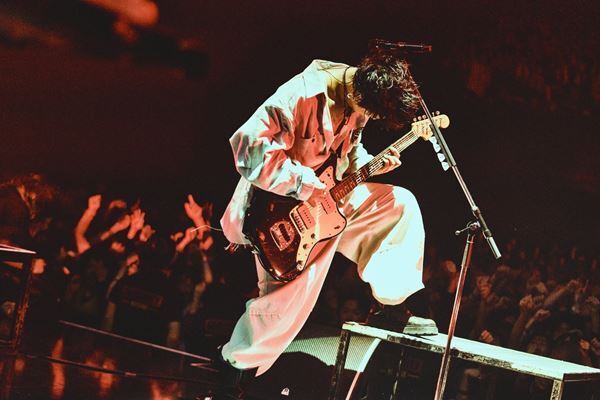 THE ORAL CIGARETTES、思考を飛び超えるスピードで爆走した『ERASE the Border Tour』ファイナル公演【オフィシャルレポート】