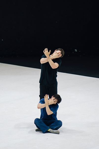 フォークダンス、ヒップホップ、バレエ──多彩なバックグラウンドが交差する『フレンズ・オブ・フォーサイス』