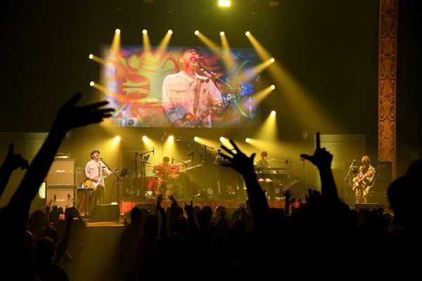 奥田民生3年ぶりのソロツアーで魅了した普遍的なメロディと最強の歌声　終始ハイボルテージだった三茶の夜をレポート！