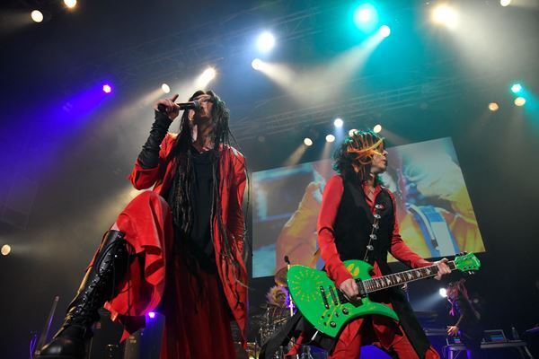 hideを愛する新旧のファンが集う恒例のイベント、今年は本人の誕生日に開催【オフィシャルレポート】