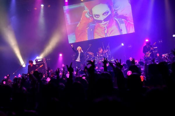 hideを愛する新旧のファンが集う恒例のイベント、今年は本人の誕生日に開催【オフィシャルレポート】