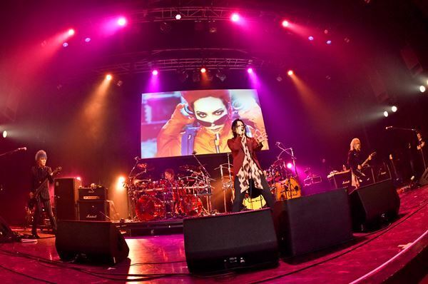 hideを愛する新旧のファンが集う恒例のイベント、今年は本人の誕生日に開催【オフィシャルレポート】