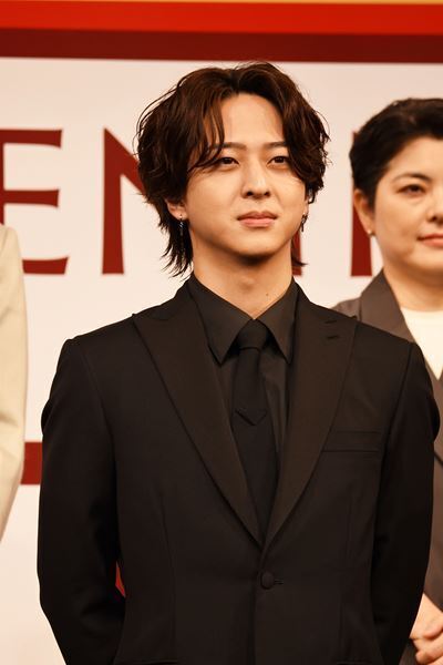 来月開場の新劇場「EX THEATER ARIAKE」オープニングラインナップ発表会に出演者ら14名が集結