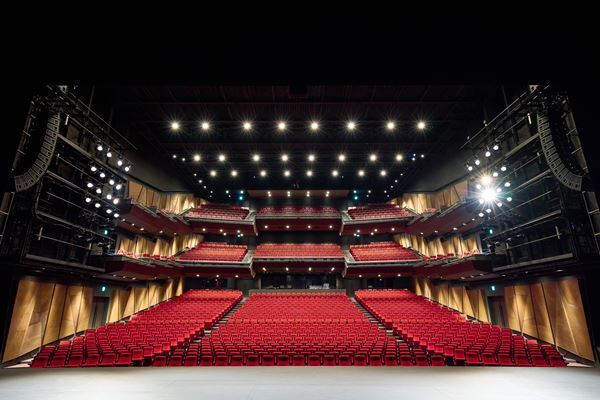 来月開場の新劇場「EX THEATER ARIAKE」オープニングラインナップ発表会に出演者ら14名が集結