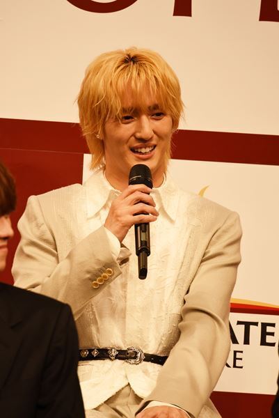 来月開場の新劇場「EX THEATER ARIAKE」オープニングラインナップ発表会に出演者ら14名が集結