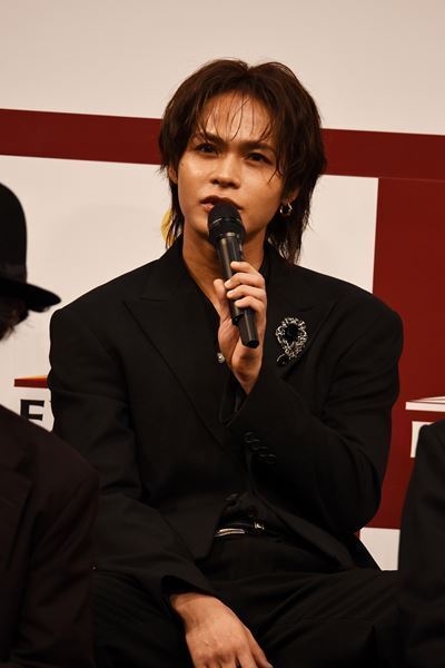 来月開場の新劇場「EX THEATER ARIAKE」オープニングラインナップ発表会に出演者ら14名が集結