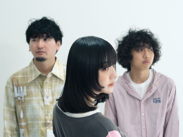 Laura day romance、新曲「素敵すぎる / 素晴らしき1日」リリース決定　新ビジュアルも公開